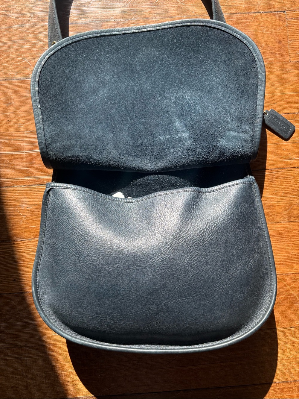 Vintage Coach NYC Navy Large Saddle 9210 - Picture 2 of 16